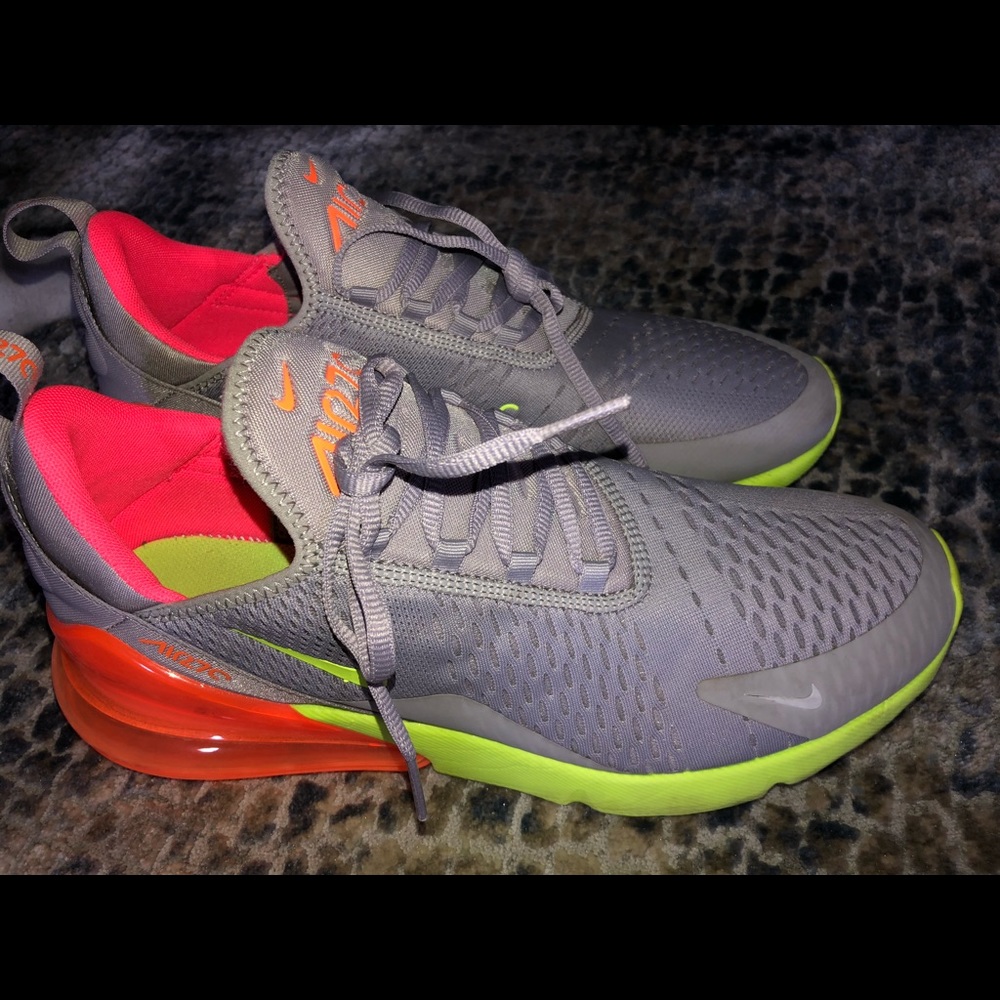 Nike - Picture 2 of 5